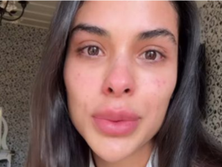 Imagem da notícia Ex-BBB Munik Nunes chora ao relatar situação com a filha em hotel que não aceita crianças