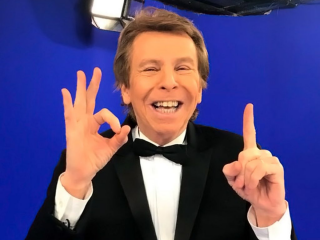 Imagem principal do artigo Apresentador Nelson Rubens é suspenso da RedeTV! após denúncias de assédio e é afastado de programa