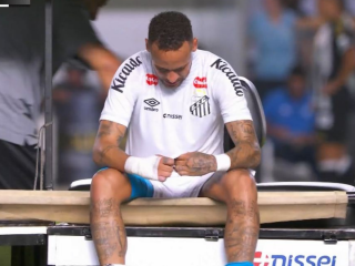 Imagem da notícia Médico faz alerta sobre lesões de Neymar Jr e diz: "Nunca volta a ser exatamente o mesmo"