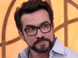 Imagem principal do artigo Padre Fábio de Melo revela que já se apaixonou e quase largou a batina: “Eu vivi uma paixão muito avassaladora”