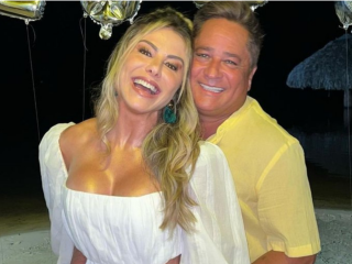 Imagem da notícia Poliana Rocha, esposa de Leonardo, fala sobre fãs que agarraram o cantor em show: "Faltou respeito"