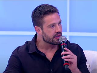 Imagem da notícia Rafael Cardoso desabafa sobre falta de contato com os filhos após polêmica com Mari Bridi: "Cansei de ser injustiçado"