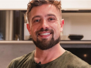 Imagem da notícia Rafael Cardoso mostra resultado de harmonização facial; confira o antes e depois do ator