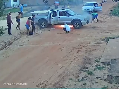 Imagem da notícia Vídeo mostra exato momento em que caminhonete começa a pegar fogo em Coxim