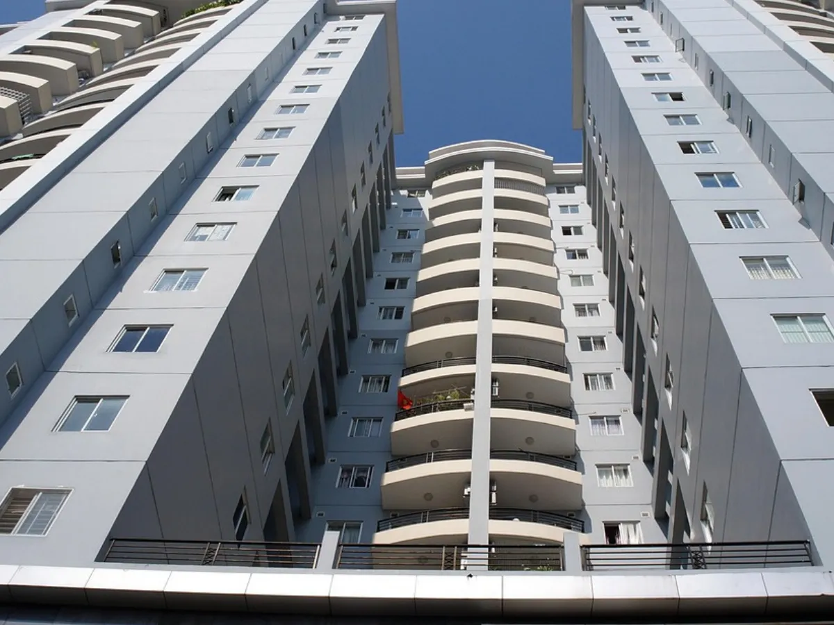 Imagem ilustrativa para o artigo Lista de material de limpeza completa para condomínio: Distribuidora com consultoria da RP Clean