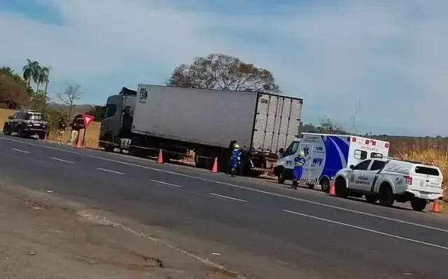 Imagem de compartilhamento para o artigo Caminhoneiro é encontrado morto com tiro na cabeça em cabine de caminhão em Paranaíba da MS Todo dia