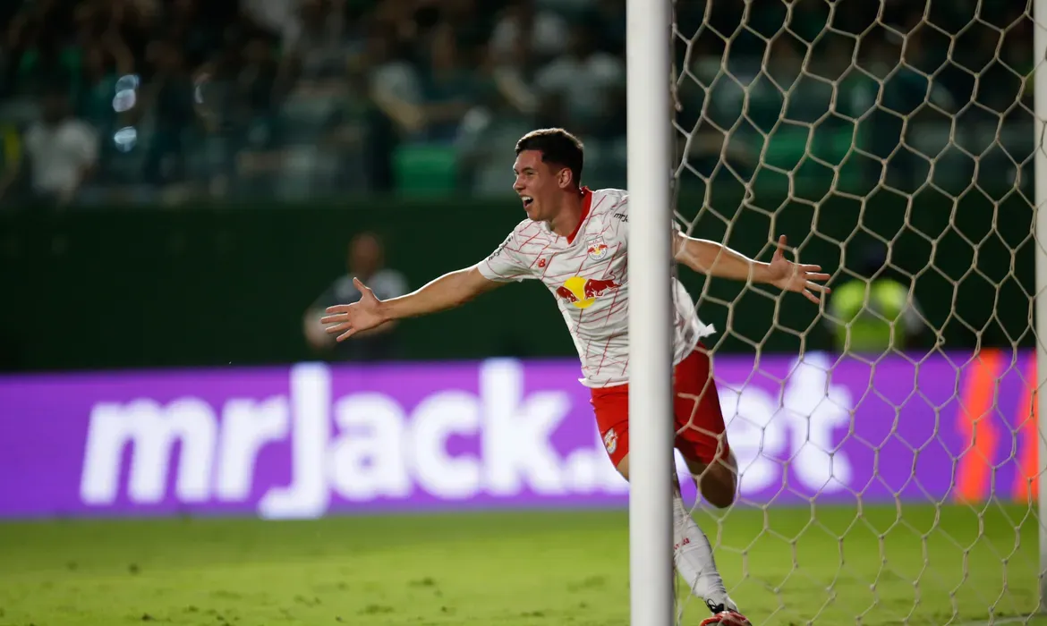Imagem de compartilhamento para o artigo Bragantino derrota o Goiás por 2 a 0 e assume a terceira posição no Campeonato Brasileiro da MS Todo dia
