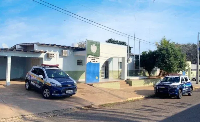 Imagem de compartilhamento para o artigo Homem é flagrado com revólver dentro de Hilux na cidade de Camapuã da MS Todo dia