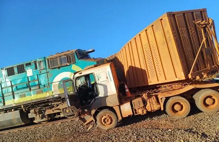 Imagem de compartilhamento para o artigo Caminhoneiro fica ferido em acidente com trem em Chapadão do Sul da MS Todo dia