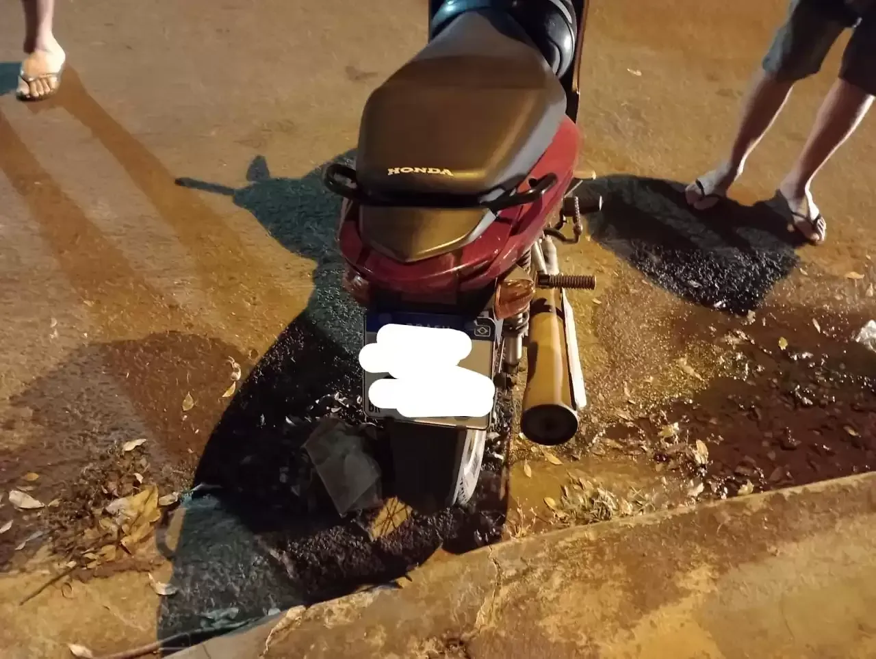 Imagem de compartilhamento para o artigo Moto e carro colidem em cruzamento de Chapadão do Sul e uma pessoa fica ferida da MS Todo dia