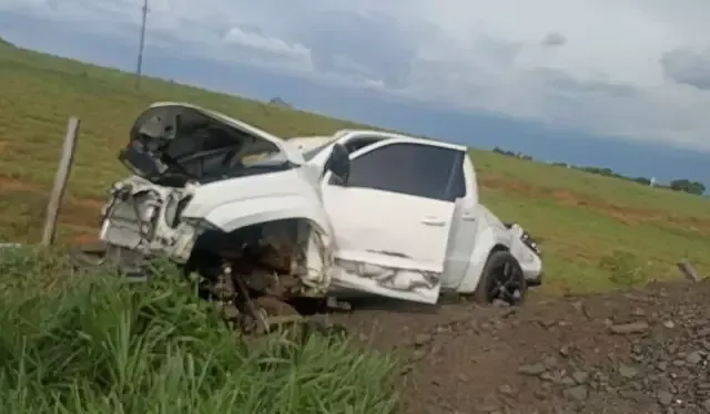 Imagem de compartilhamento para o artigo Grávida e criança ficam feridas em acidente envolvendo duas camionetes em Paranaíba da MS Todo dia