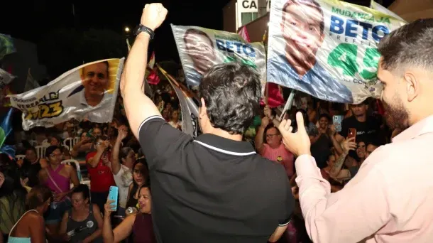 Imagem de compartilhamento para o artigo Beto Pereira arrasta multidão nas Moreninhas e promete transformações por Campo Grande da MS Todo dia