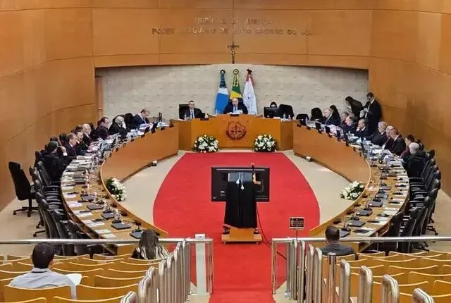 Imagem de compartilhamento para o artigo Deputados aprovam reajuste de salário de desembargadores para R$ 41,8 mil da MS Todo dia