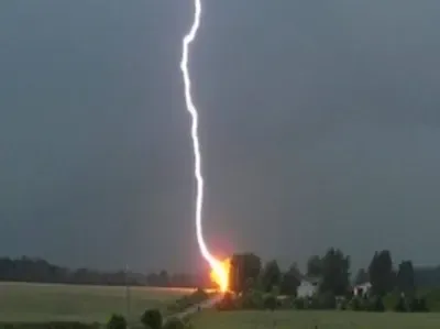 Imagem de compartilhamento para o artigo Mais de mil raios atingiram Chapadão do Sul na tarde de ontem da MS Todo dia