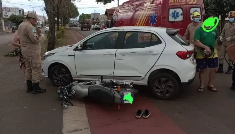 Imagem de compartilhamento para o artigo Acidente entre carro e moto deixa jovem ferida em Chapadão do Sul da MS Todo dia