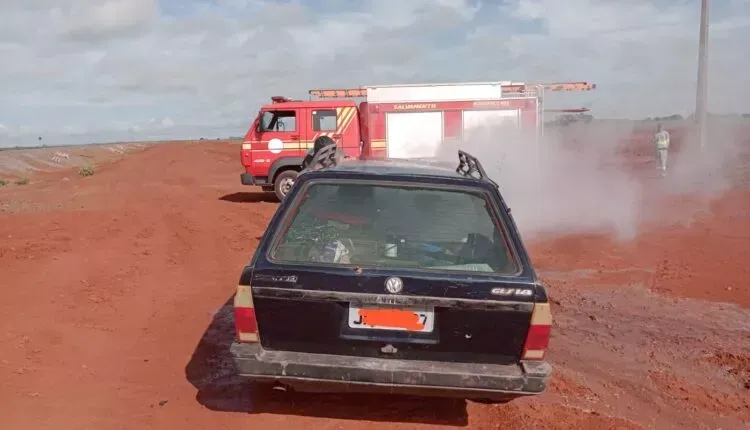 Imagem de compartilhamento para o artigo Bombeiros controlam fogo em veiculo em Chapadão do Sul da MS Todo dia