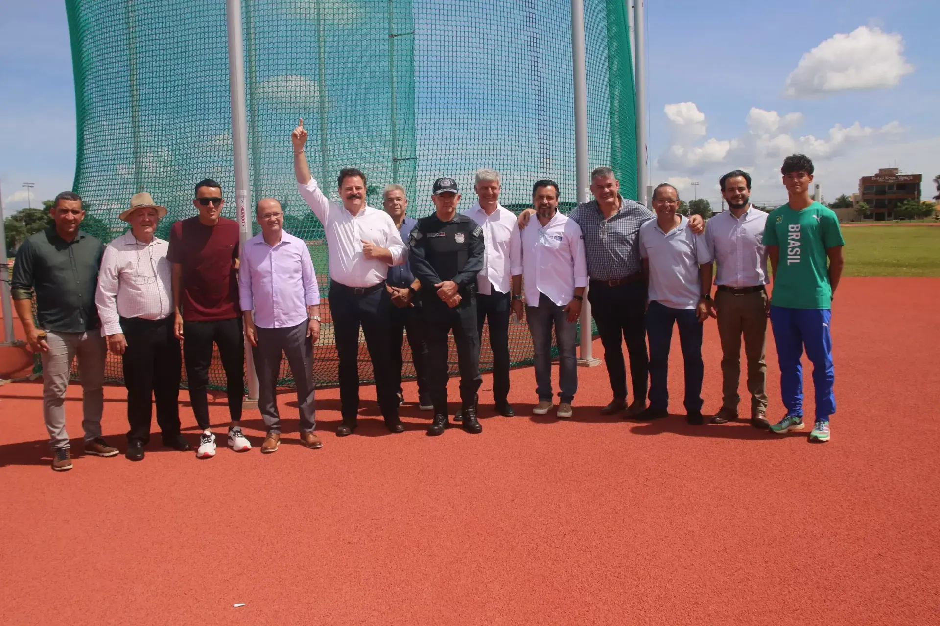 Imagem de compartilhamento para o artigo Com presença do vice-governador, Chapadão do Sul inaugura complexo esportivo e obras de saneamento da MS Todo dia