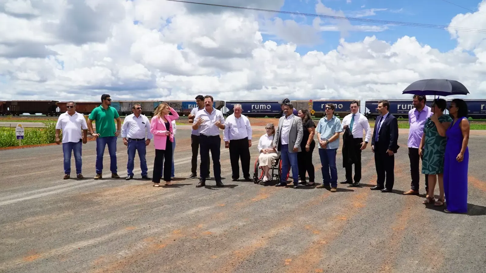 Imagem de compartilhamento para o artigo Prefeito João Carlos Krug inaugura prolongamento da Rua 35 até anel viário e destaca avanços na infraestrutura de Chapadão do Sul da MS Todo dia