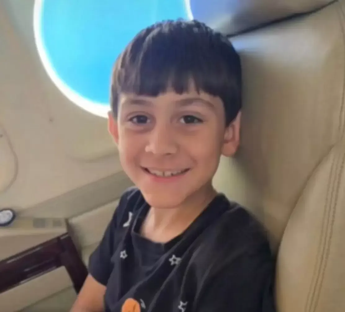 Imagem de compartilhamento para o artigo Chapadão do Sul se despede de Benício de França Schlatter, de 8 anos, morto por pneumonia em Campo Grande da MS Todo dia
