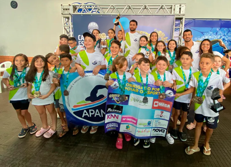 Imagem de compartilhamento para o artigo Costa Rica conquista título no Estadual de Natação com 54 medalhas da MS Todo dia