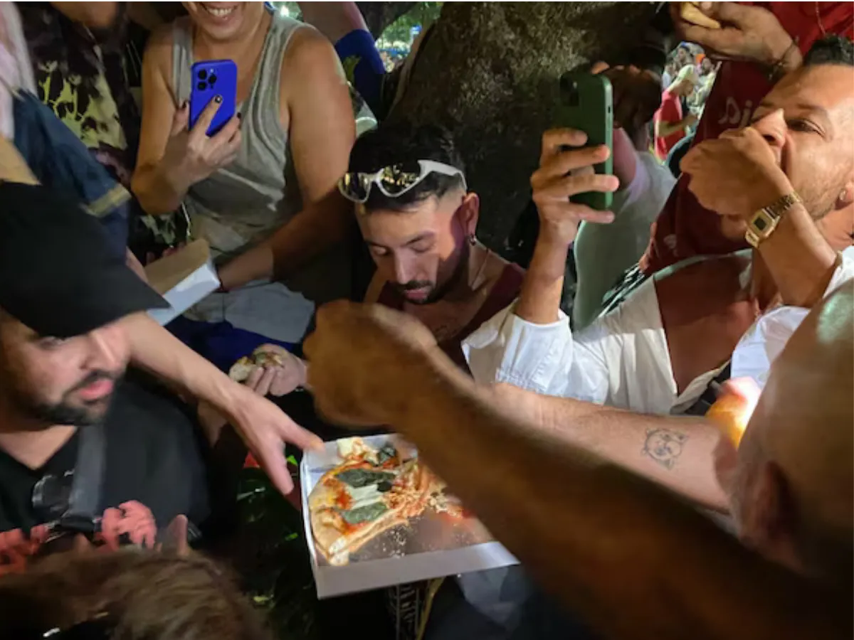 Imagem lady-gaga-compra-pizza-fas