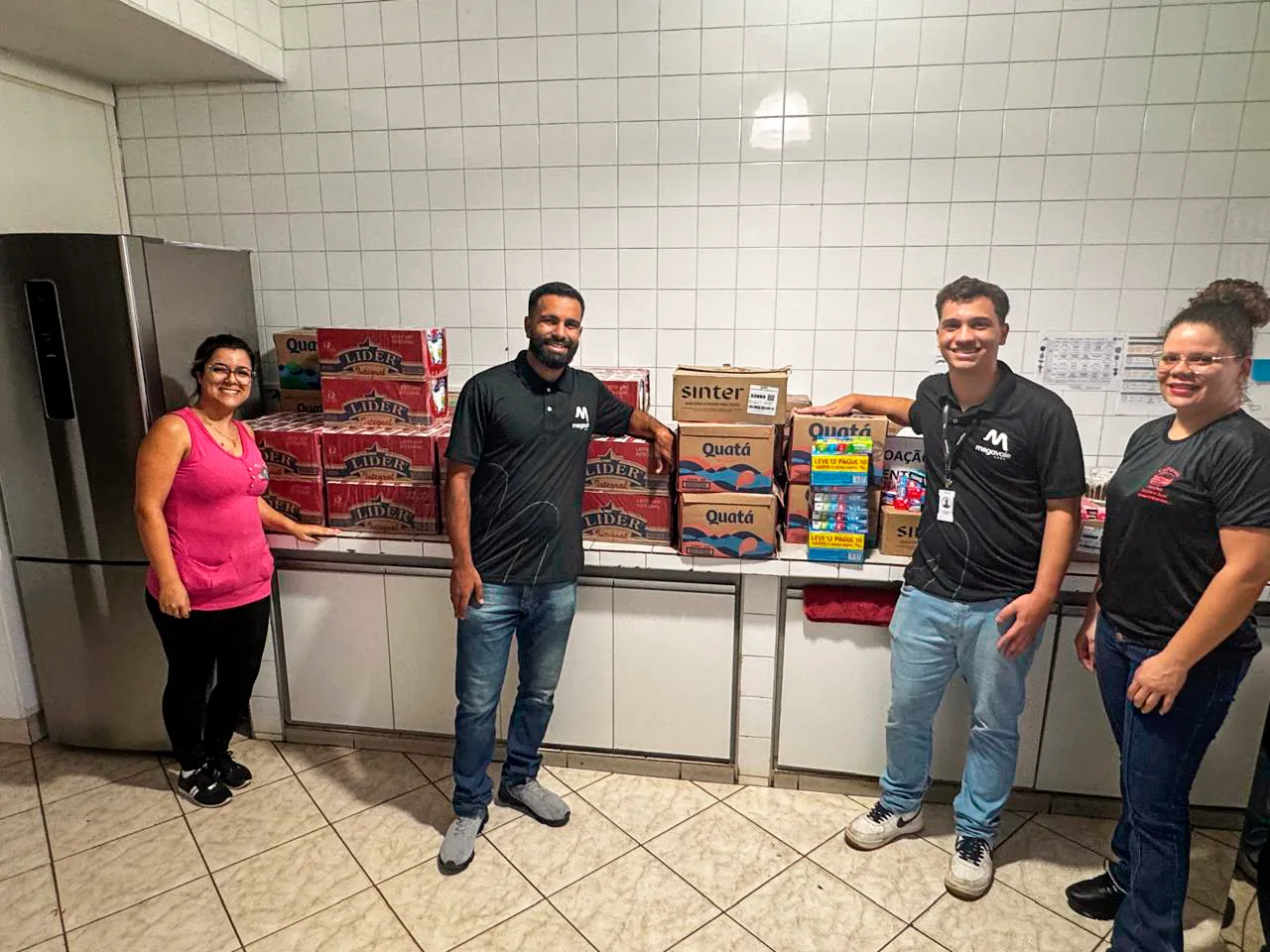 Entrega de doações para instituição assistencial em parceria com a Megavale no terceiro setor.
