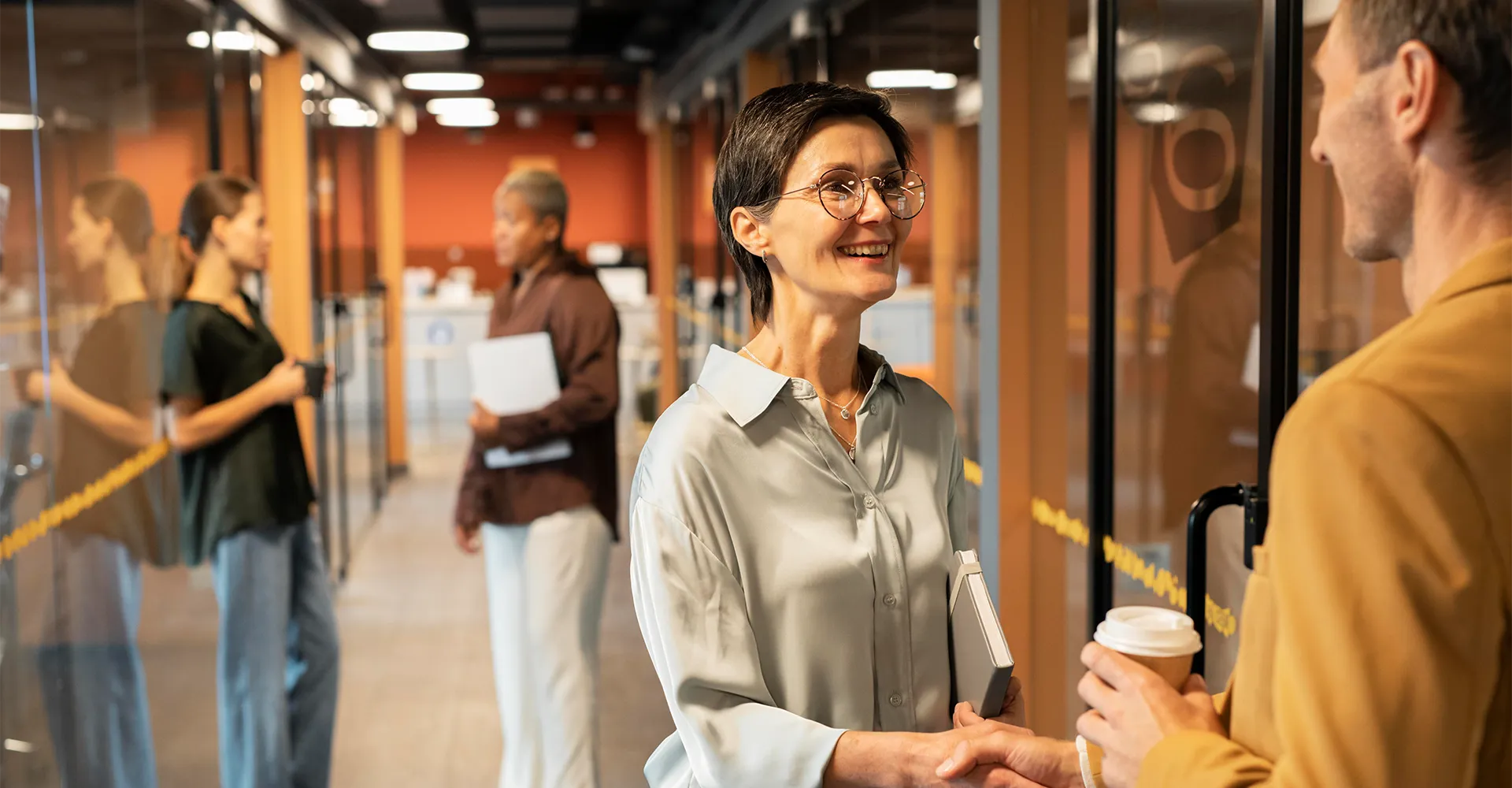 Imagem ilustrativa para o artigo Como abrir uma franquia em 2026: entenda seu perfil e realize o sonho do próprio negócio da Maria Brasileira