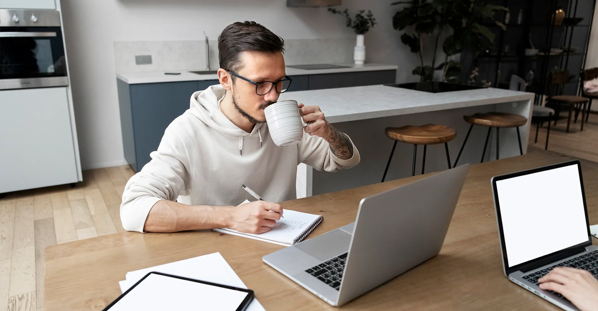 Imagem ilustrativa para o artigo Franquia home office: como começar com baixo investimento e suporte completo da Maria Brasileira