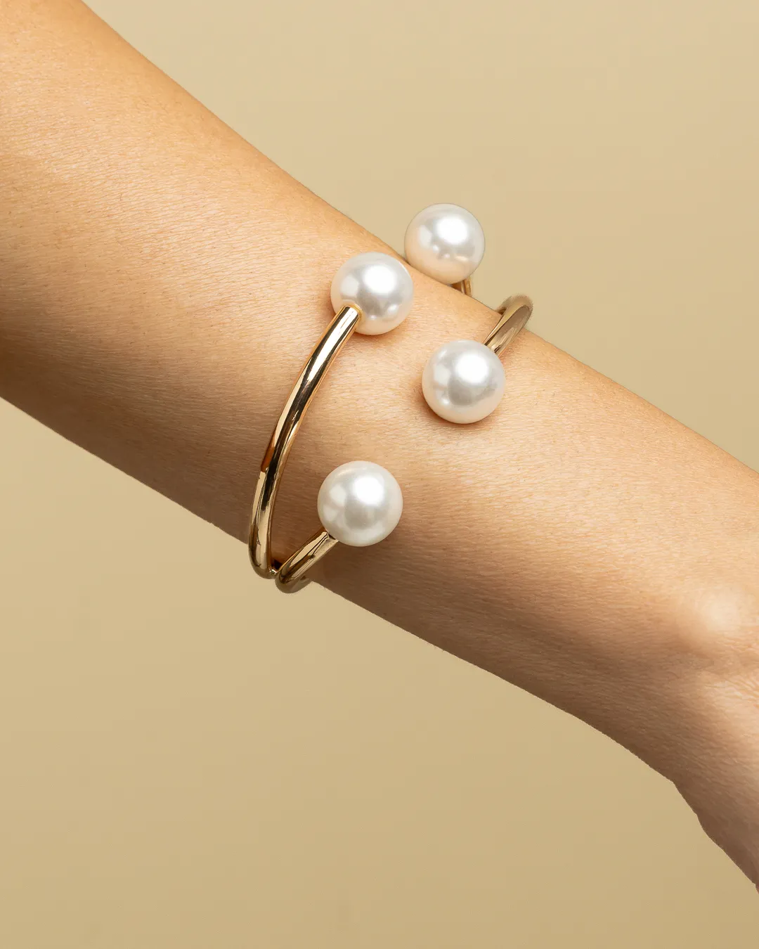 Imagem de Bracelete Aro Duplo Contemporâneo com Acabamento em Pérolas