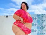 Imagem principal do artigo Thais Carla expõe intimidade em Podcast de Luciana Gimenez e diz: “Odeio ficar de roupa"