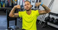 Imagem principal do artigo Neymar fala sobre presença em festas em meio às lesões e rebate críticas: "Muita dedicação"