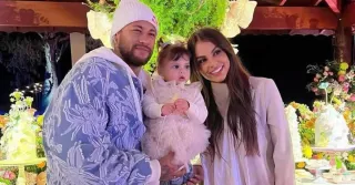 Imagem da notícia Suposta filha de Neymar com modelo húngara manda recado para filha do jogador com Amanda Kimberlly