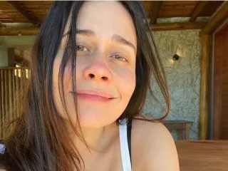 Imagem da notícia Alessandra Negrini faz alerta e denuncia golpe envolvendo sua imagem: "Não se engane"