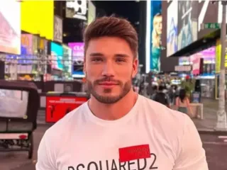 Imagem da notícia Lucas Viana, campeão de A Fazenda 11, revela que foi detido em Dubai e pede ajuda: "Orem por mim"