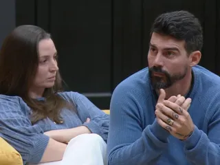 Imagem da notícia Radamés causa climão no Power Couple ao criticar roupa de Francine Piaia: “Roupa feia!”