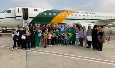 Imagem da notícia Operação Voltando em Paz: 32 brasileiros repatriados de Gaza já estão a caminho do Brasil