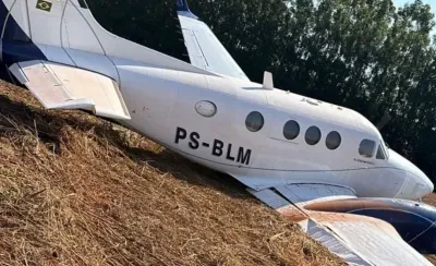 Imagem da notícia Polícia e Cenipa investigam falha em avião que saiu da pista em Chapadão do Sul