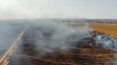 Imagem da notícia Incêndio de grandes proporções devasta três fazendas em Cassilândia