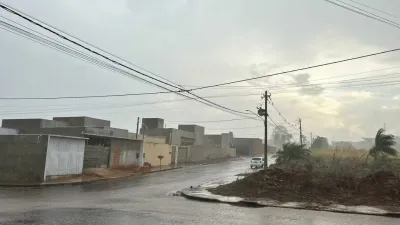 Imagem da notícia Alerta de tempestade: Inmet emite aviso sobre ventos de até 100 km em MS