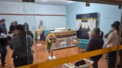 Imagem da notícia Com comoção de familiares e amigos, corpos de Vanessa e bebê Sophie são velados e sepultados em Chapadão do Sul