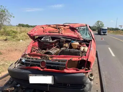 Imagem da notícia Motorista fica em estado grave após capotar carro na BR-163, entre Rio Verde de MT e São Gabriel do Oeste
