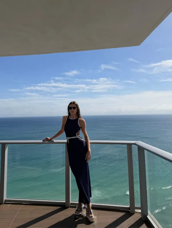 Imagem de Vestido Marinho Ivana - Cloude