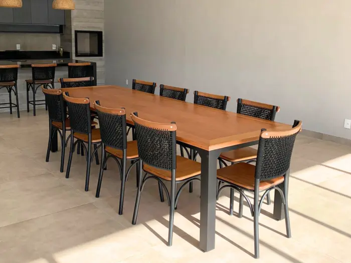 Imagem de https://cdn.interago.com.br/img/webp/w_0_q_8/17/mc/Mesas/Mesa Industrial 270x100 com 10 Cadeira Lille