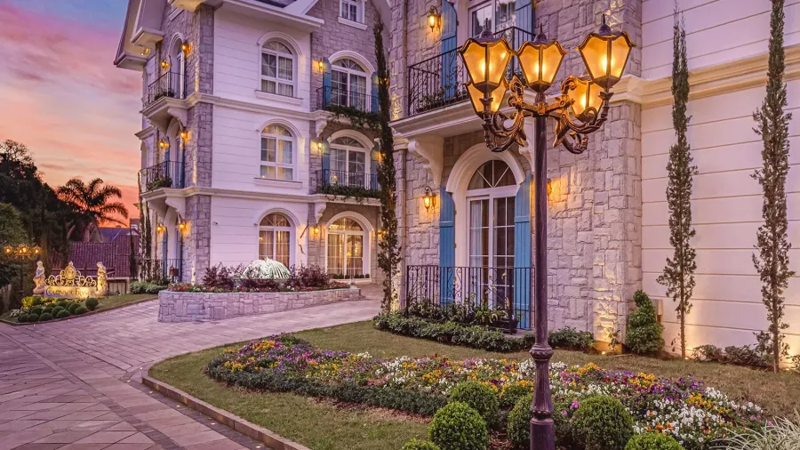 Imagem externa-05%20Hotel%20Colline%20de%20France%20-%20Dom%20Travel%20Viagens