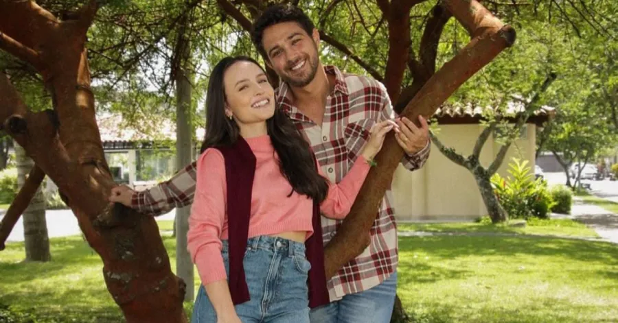 Imagem casal-atores