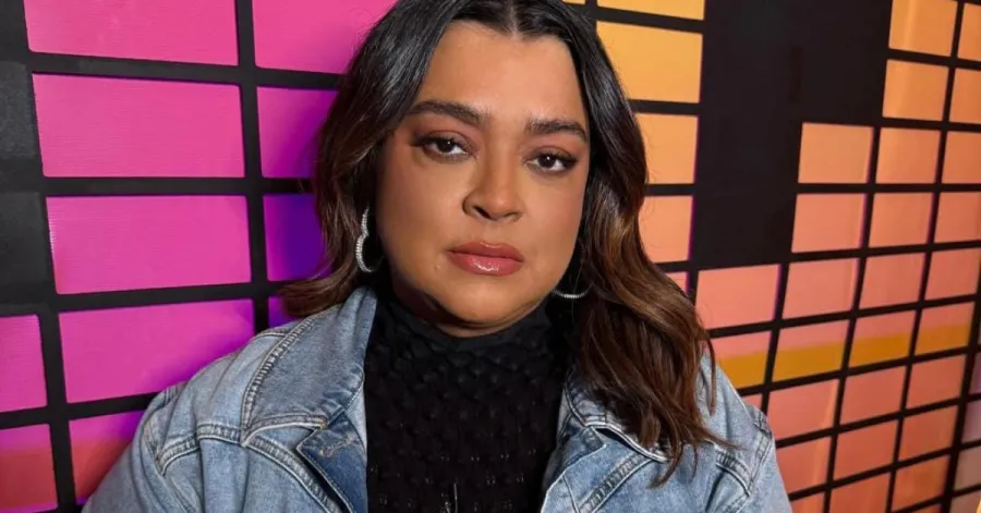 Imagem cantora-tvz